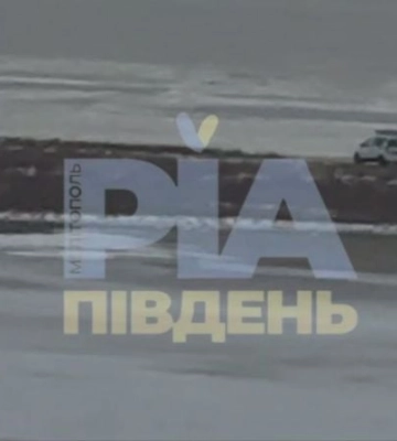 На Молочном лимане под Мелитополем замерзшую рыбу собирают руками (видео)