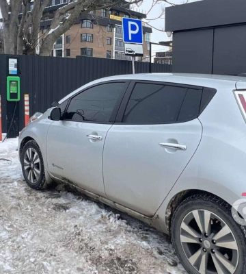У Дніпрі різко "злетіла" вартість зарядки електрокарів: що відомо