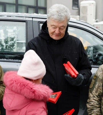 Политолог Олещук: Народная нелюбовь к Порошенко носит системный характер