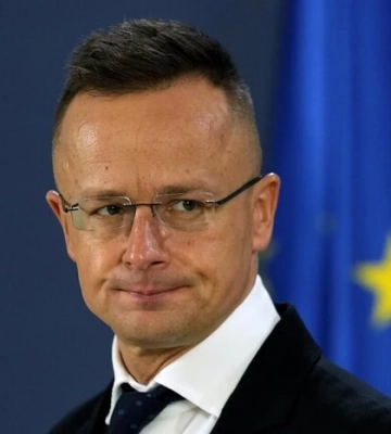 Сійярто звинуватив Україну у втручанні в угорські вибори