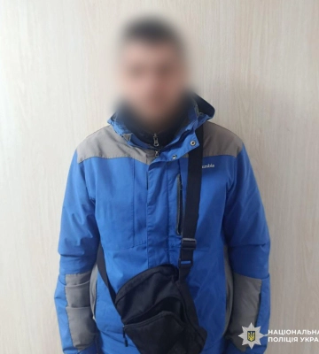 Напад на пункт обміну валют у Харкові: скільки грошей зміг викрасти чоловік у медичній масці