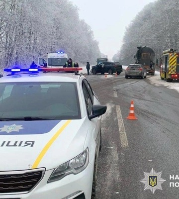 На Хмельниччині внаслідок зіткнення легковика та кросовера постраждав 60-річний чоловік