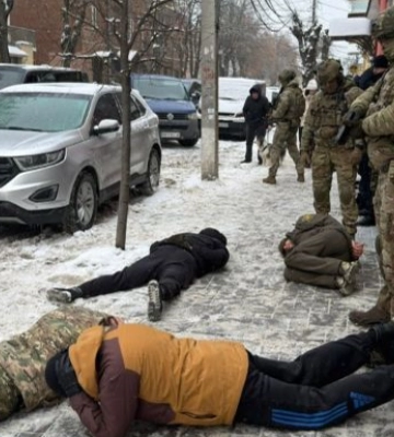 У Вінниці викрили групу, яка за гроші відбивала чоловіків від мобілізації