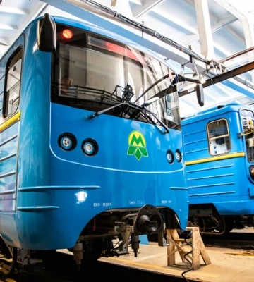 Через нічний обстріл змінено рух метро у Києві: як курсують поїзди