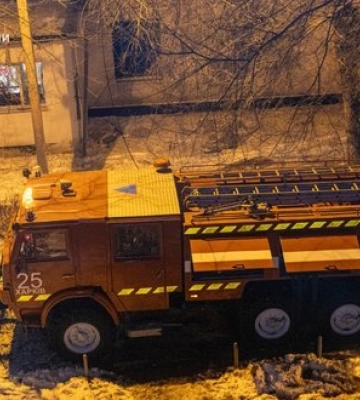 Наслідки масованої атаки на Харків: 19 постраждалих, під ударами будинки, лікарня та пологовий. ВІДЕО+ФОТОрепортаж