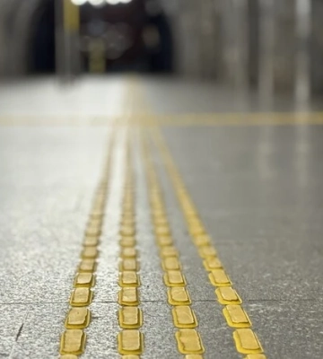 Росіяни вгатили по Києву: порушена робота зеленої гілки метро, є постраждалі і загиблий