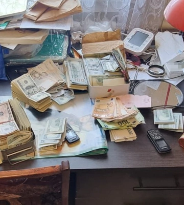 СБУ викрила схему ухилення від мобілізації на Дніпропетровщині: у голови ВЛК при ТЦК вилучили $300 тисяч