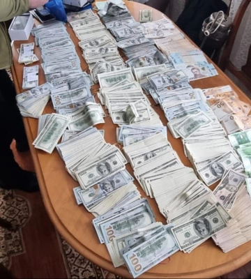 СБУ викрила схему ухилення від мобілізації на Дніпропетровщині: у голови ВЛК при ТЦК вилучили $300 тисяч