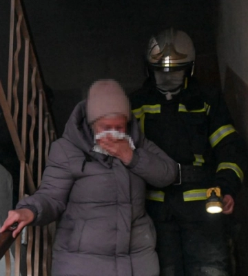 У Чернівцях сталася пожежа в багатоповерхівці: двоє людей травмувалися (відео)