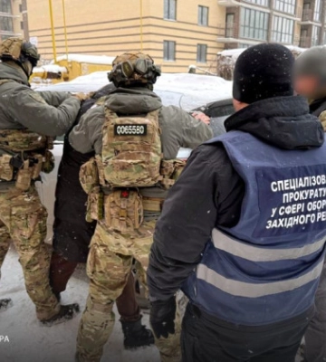 Від 10 до 20 тисяч доларів за відстрочку: на Хмельниччині викрили схему ухилення від мобілізації