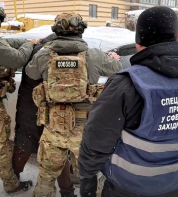 Від 10 до 20 тисяч доларів за відстрочку: на Хмельниччині викрили схему ухилення від мобілізації
