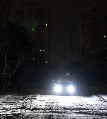 Через екстрені відключення світла 800 тисяч киян без світла — Шмигаль