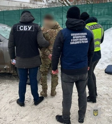 На Тернопільщині військовослужбовця ТЦК затримали за підозрою в отриманні хабаря