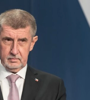 Прем'єр Чехії відкинув можливість передачі Україні літаків L-159