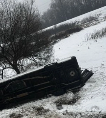 Автобус із дітьми з Києва перекинувся на Закарпатті: є травмовані. ФОТО