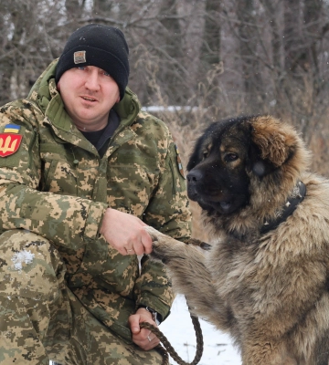 Кавказька вівчарка стала особливою опорою для бійця волинської бригади