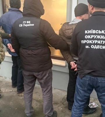 Вигадані діагнози для виїзду за кордон: медиків з Одеси підозрюють у хабарництві