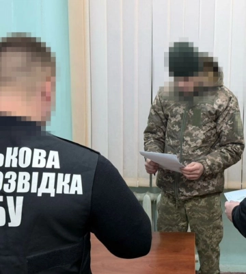 Затримано військового, який "зливав" ворогу локації ППО біля українських аеродромів, - СБУ. ФОТО