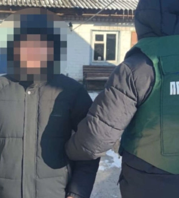 Продавали авто, привезені для військових: на Дніпропетровщині затримали групу зловмисників