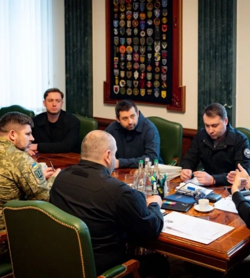 Зеленський зустрівся з українською делегацією після переговорів в ОАЕ