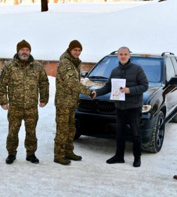 Рівненська ОДА та митниця передали автомобіль для підрозділу Нацгвардії