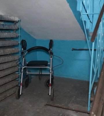 У Тернополі в під’їзді багатоповерхівки виявили немовля в сумці