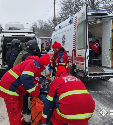 Окупанти вбили двох жінок у Нікополі й шістьох поранили