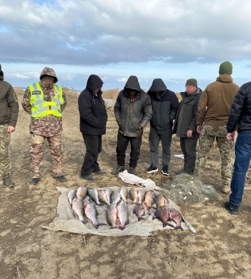 На Одещині прикордонники затримали браконьєрів із забороненими сітками