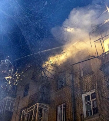 РФ вдарила по Харкову: є постраждалі, пошкоджено будинки та школи