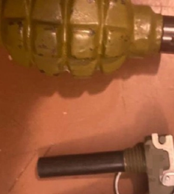 На Київщині затримали чоловіка, який погрожував гранатою громадянам і поліцейським