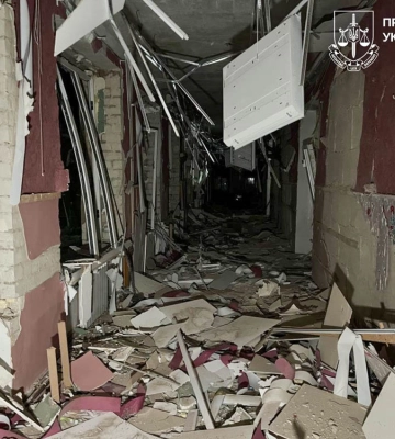 Чергові удари росіян по Харкову: постраждали дві людини 