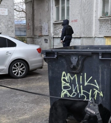 У Миколаєві жінка знайшла у смітнику немовля: деталі трагедії