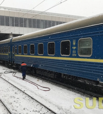 Укрзалізниця попередила про затримки поїздів через негоду