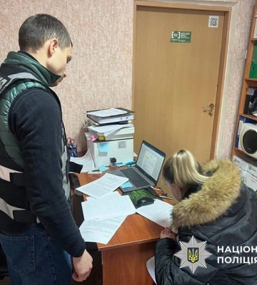 «Методы воспитания» со шнуром и черствым хлебом: в Киеве изъяли ребенка из семьи из-за издевательств матери