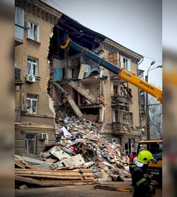 В Одесі після російської атаки під завалами шукають трьох людей