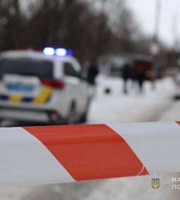 В Запорожье подросток устроил стрельбу во дворе дома, а потом случайно ранил себя — полиция