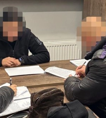 Правоохоронець видавав себе за співробітника банку та виманював гроші у пенсіонерів, - ДБР