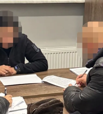 Правоохоронець видавав себе за співробітника банку та виманював гроші у пенсіонерів, - ДБР