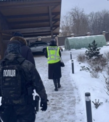 В Киеве нардепу двух созывов объявили подозрение в захвате земли возле Днепра