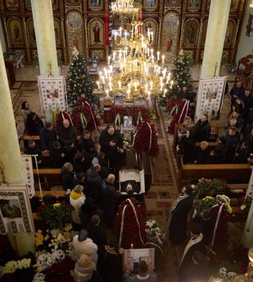 Керівництво ВР та нардепи попрощались із Орестом Салахаою, який загинув у ДТП