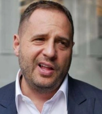 Нардеп Гончаренко заявив, що Єрмак пересувається Києвом у машині швидкої