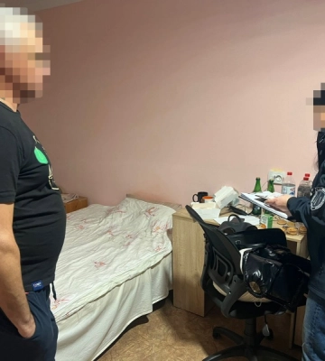 Переплатили 18 млн за ліжка для військових: ДБР викрило посадовців в Одесі