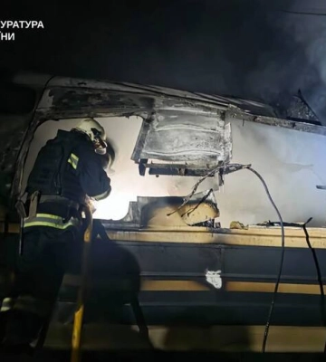 Окупанти вдарили по пасажирському поїзду на Харківщині: є поранені