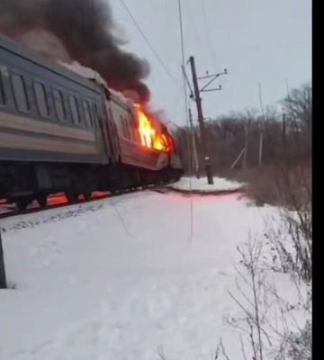 Зеленский сообщил о погибших в поезде в Харьковской области: детали удара по пассажирскому вагону