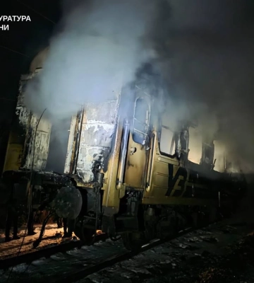 Окупанти вдарили по пасажирському поїзду на Харківщині: є поранені