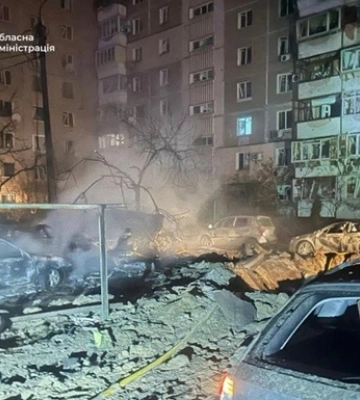 Рашисты атаковали КАБами Запорожье: повреждено более ста квартир и 20 автомобилей. ФОТОРЕПОРТАЖ