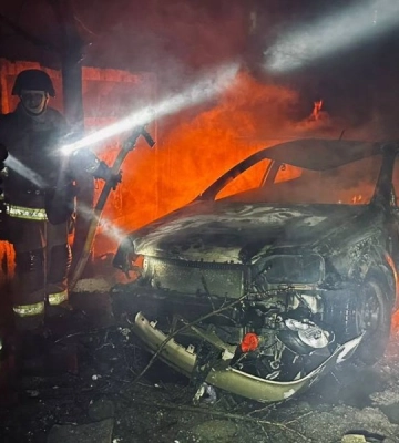 Росіяни вдарили по Запоріжжю — пошкоджено 200 квартир (, )