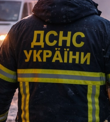 Пожежі, ДТП та десятки виїздів через негоду: як минула доба на Одещині