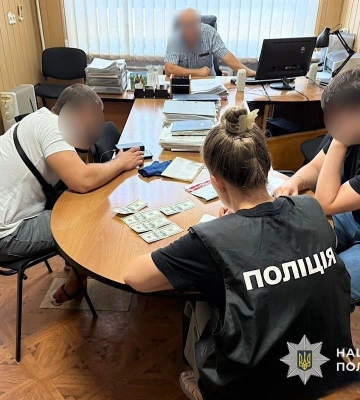 2500 доларів за вступ до університету: у Дніпрі судитимуть двох посадовців