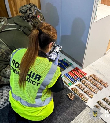У Рівненському районі чоловіка взяли під варту за незаконне зберігання зброї та боєприпасів